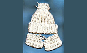 easy newborn hat and booties